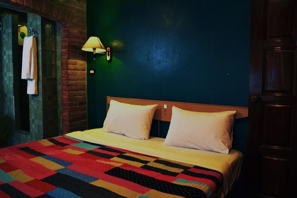 Brickhouse Ayutthaya Guesthouse Est 1986 Exterior foto